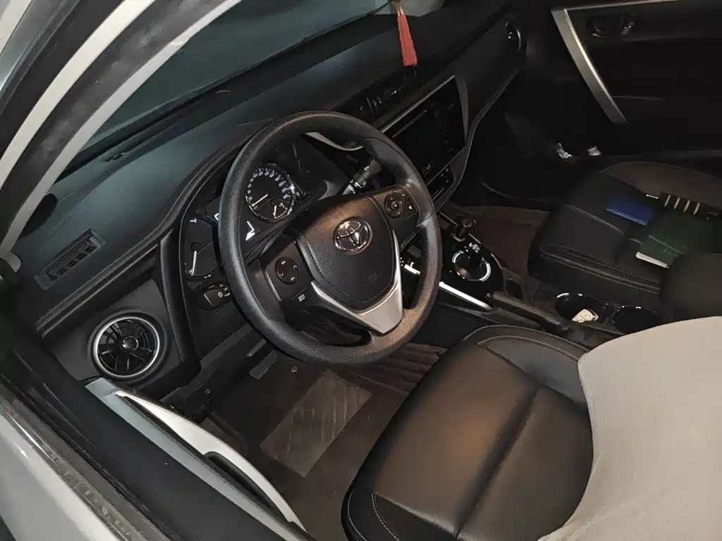 Toyota Corolla Hybrid — миниатюра 11