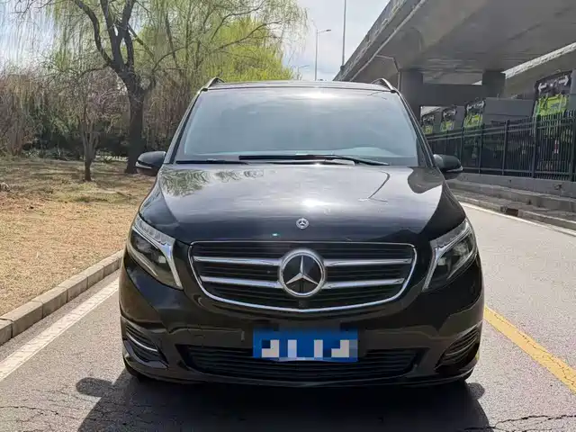 MERCEDES-BENZ V CLASS