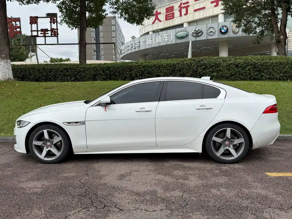 Jaguar XE — миниатюра 3