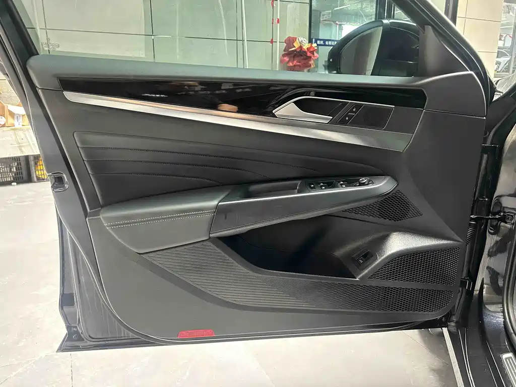 Volkswagen Passat 2025 380TSI