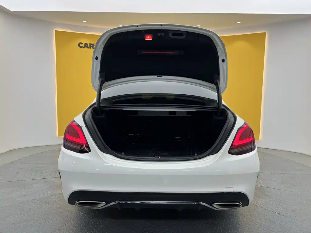 Mercedes-Benz C-Class — миниатюра 11