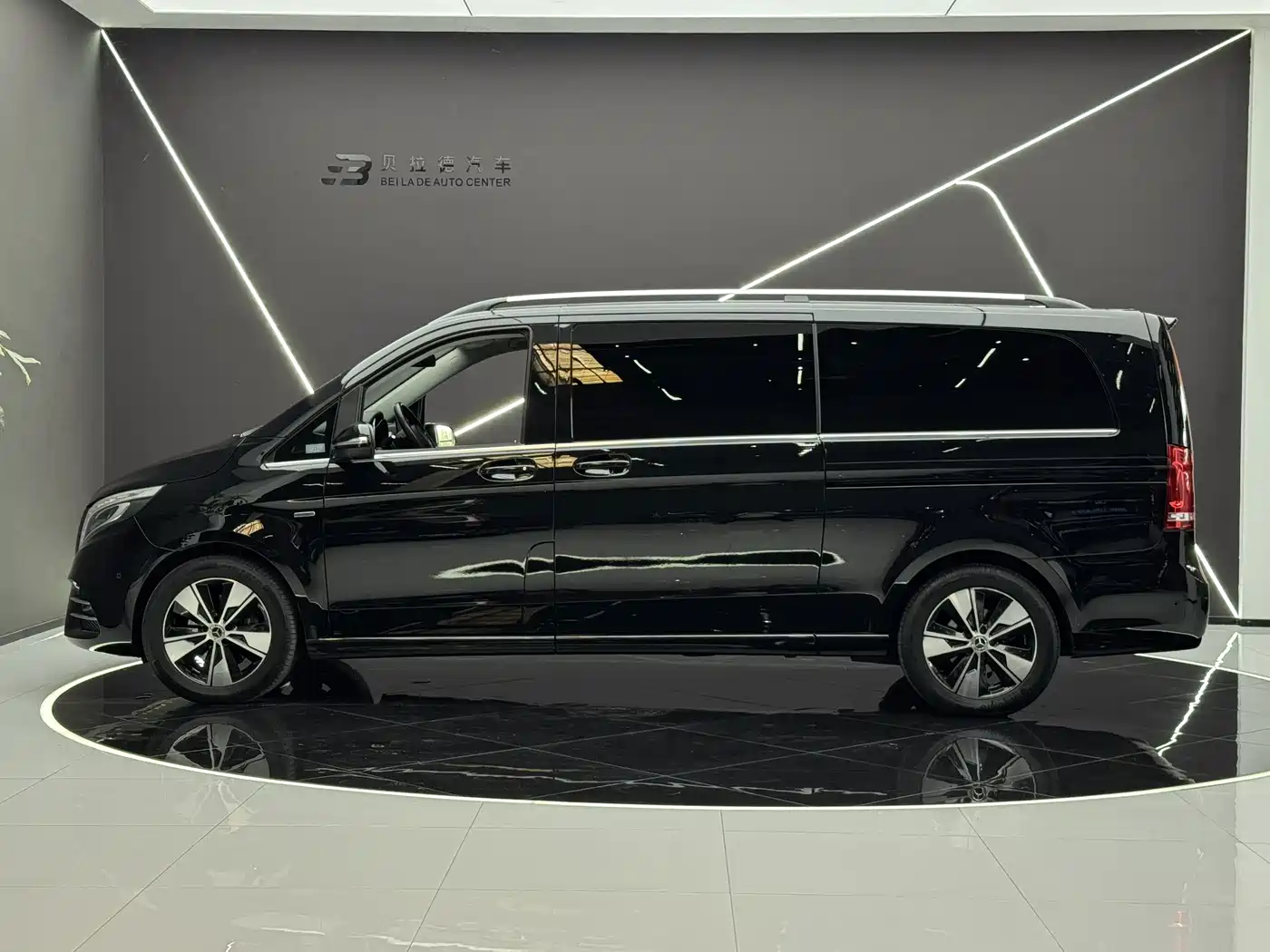 Mercedes-Benz V-Class