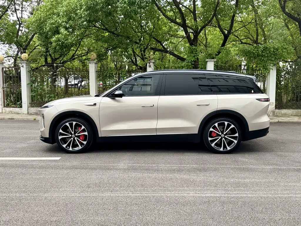NIO ES8 2024 100kWh