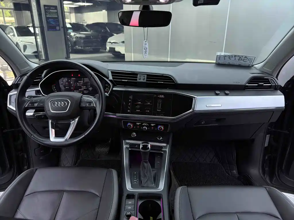 Audi Q3 2021 35 TFSI