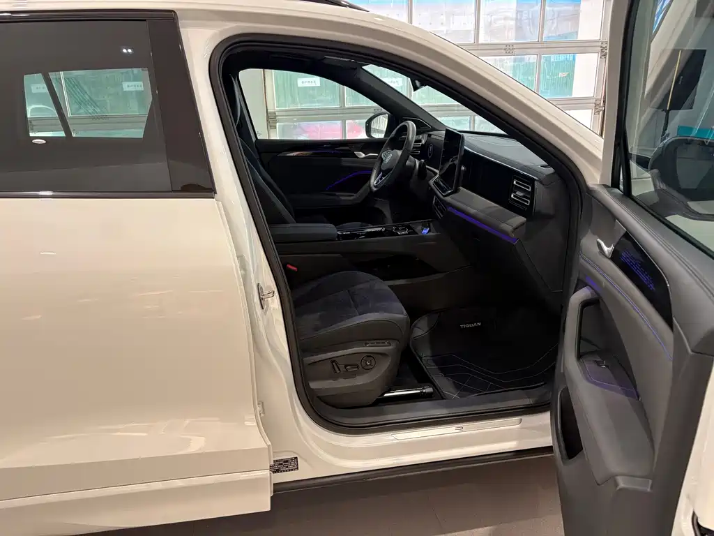Volkswagen Tiguan L — миниатюра 10