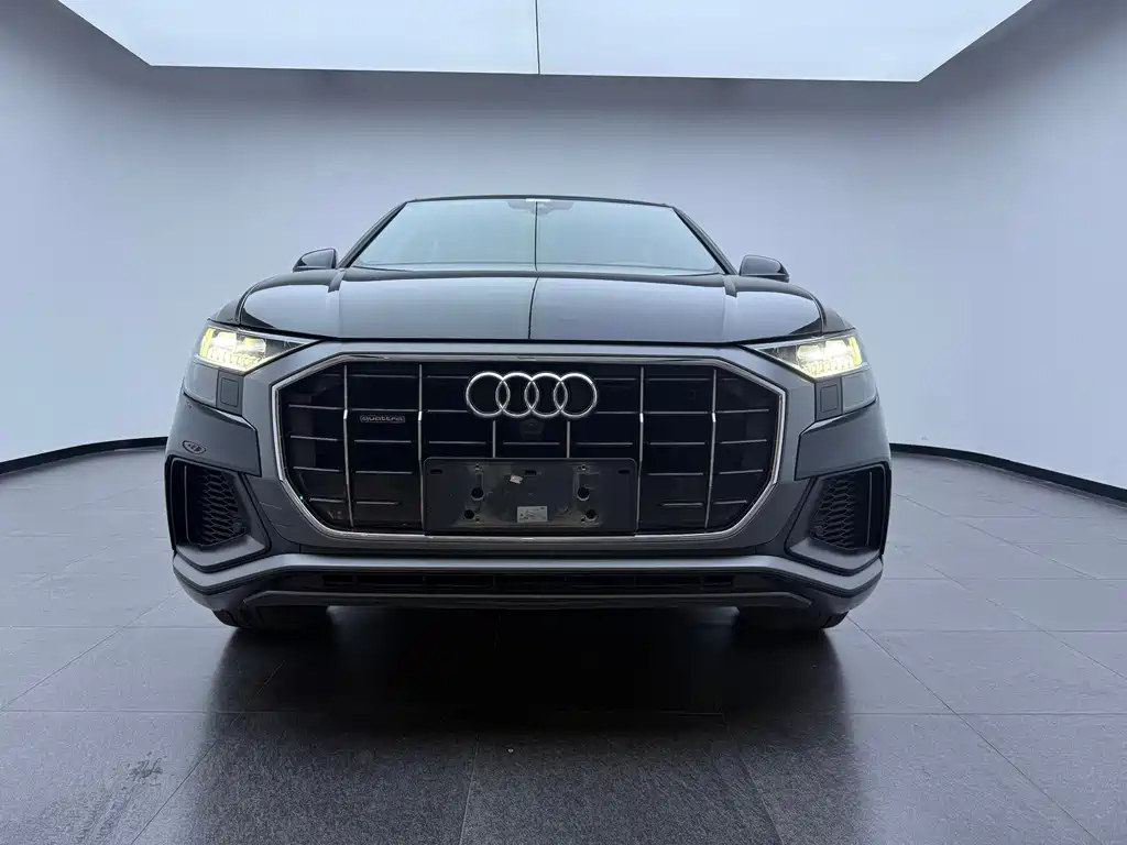 Audi Q8 2021 55 TFSI Luxury
