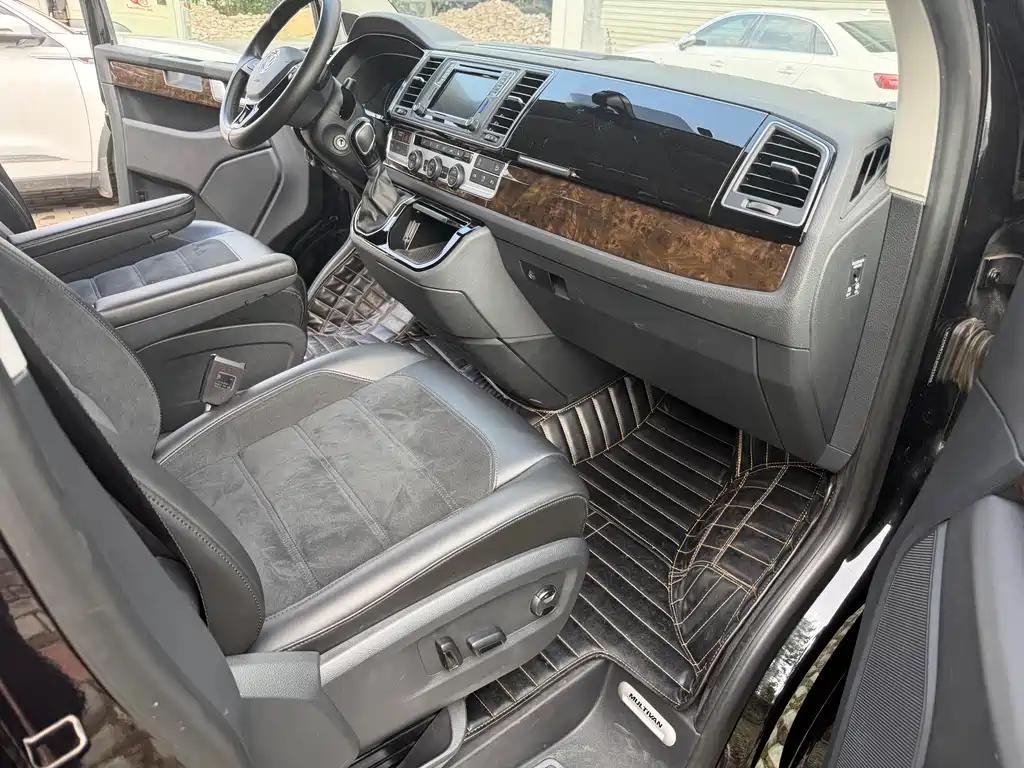Volkswagen Multivan — миниатюра 17