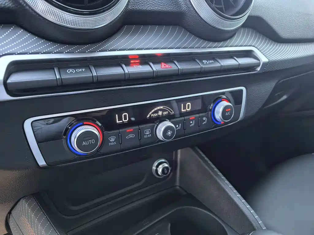 Audi Q2L 2025 35TFSI Fashion