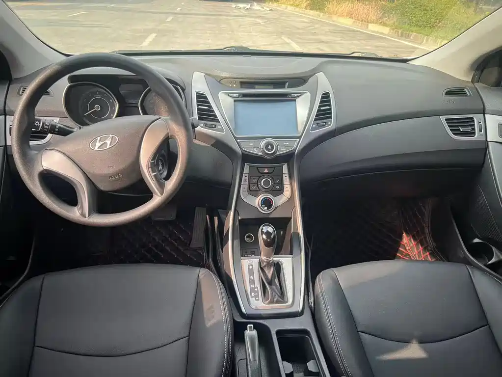 Hyundai Elantra Langdong — миниатюра 11