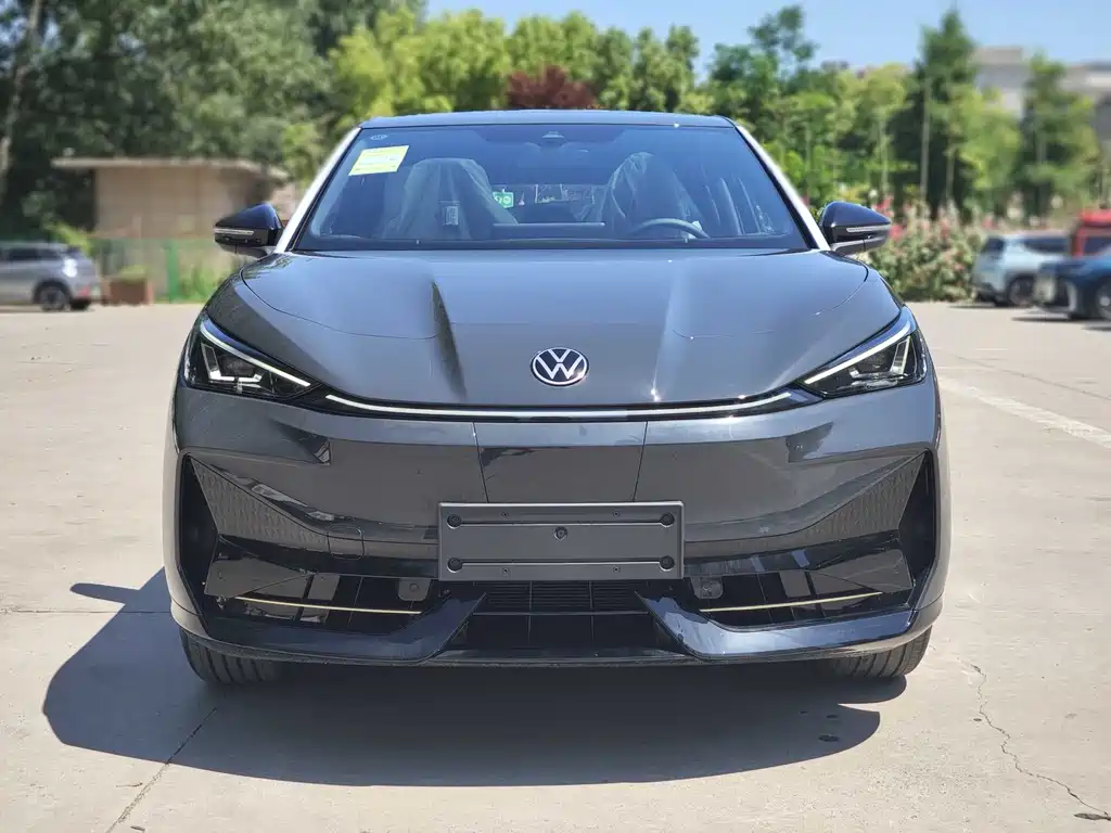 Volkswagen 06 2025 Pure