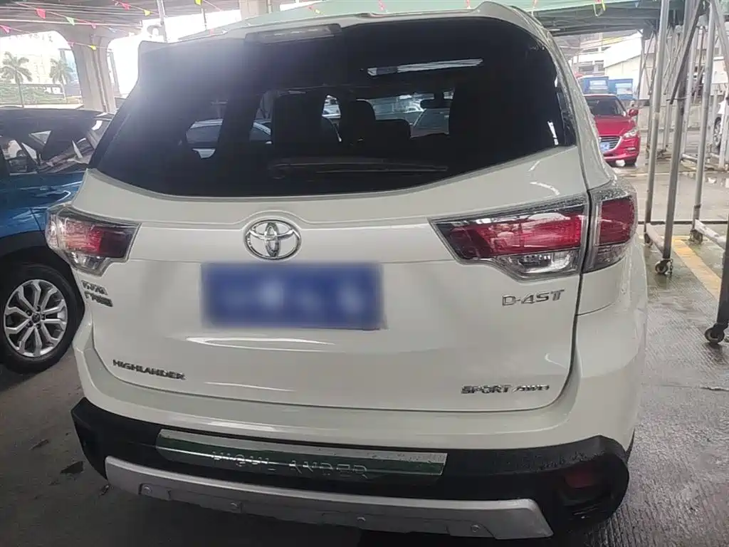 Toyota Highlander 2015 2.0T Luxury 7 мест