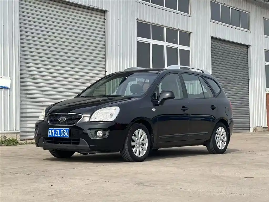 Купить Kia Carens