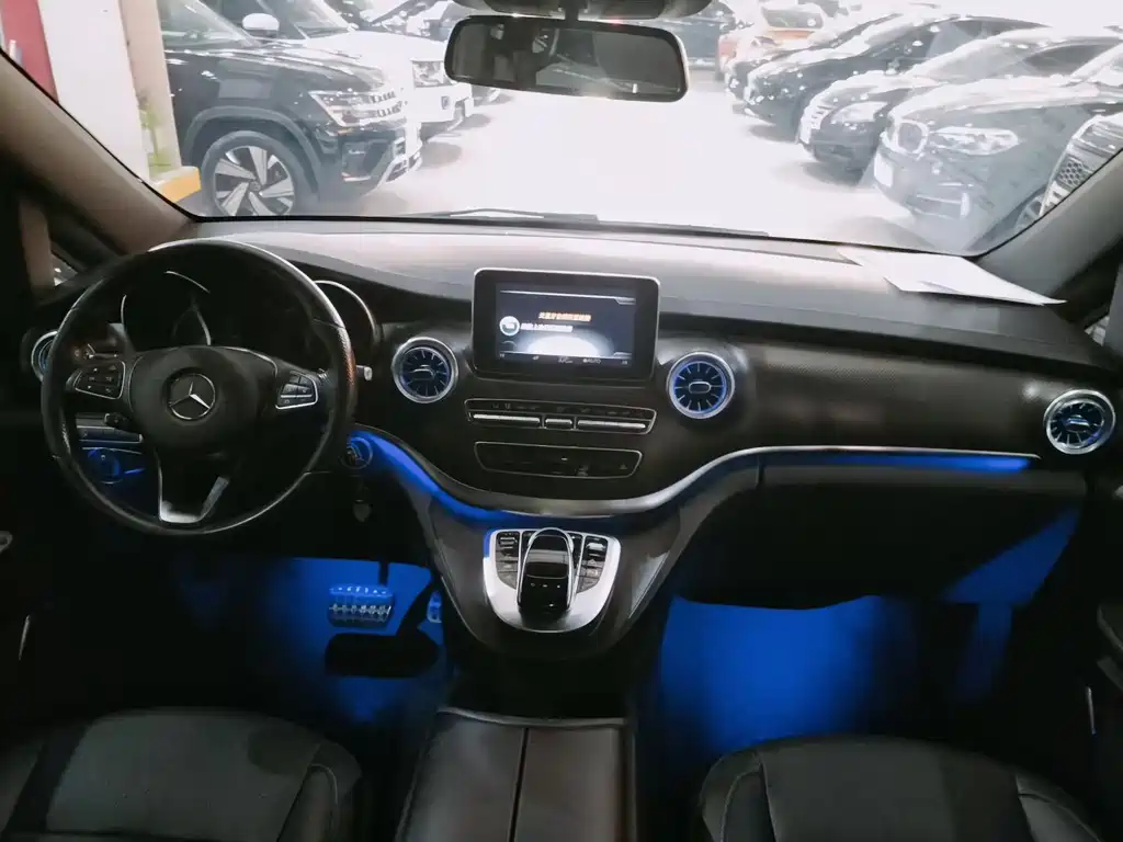 MERCEDES-BENZ V CLASS