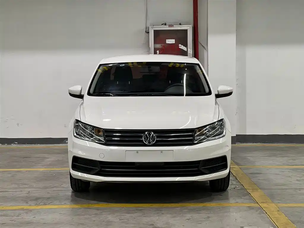 VOLKSWAGEN SANTANA