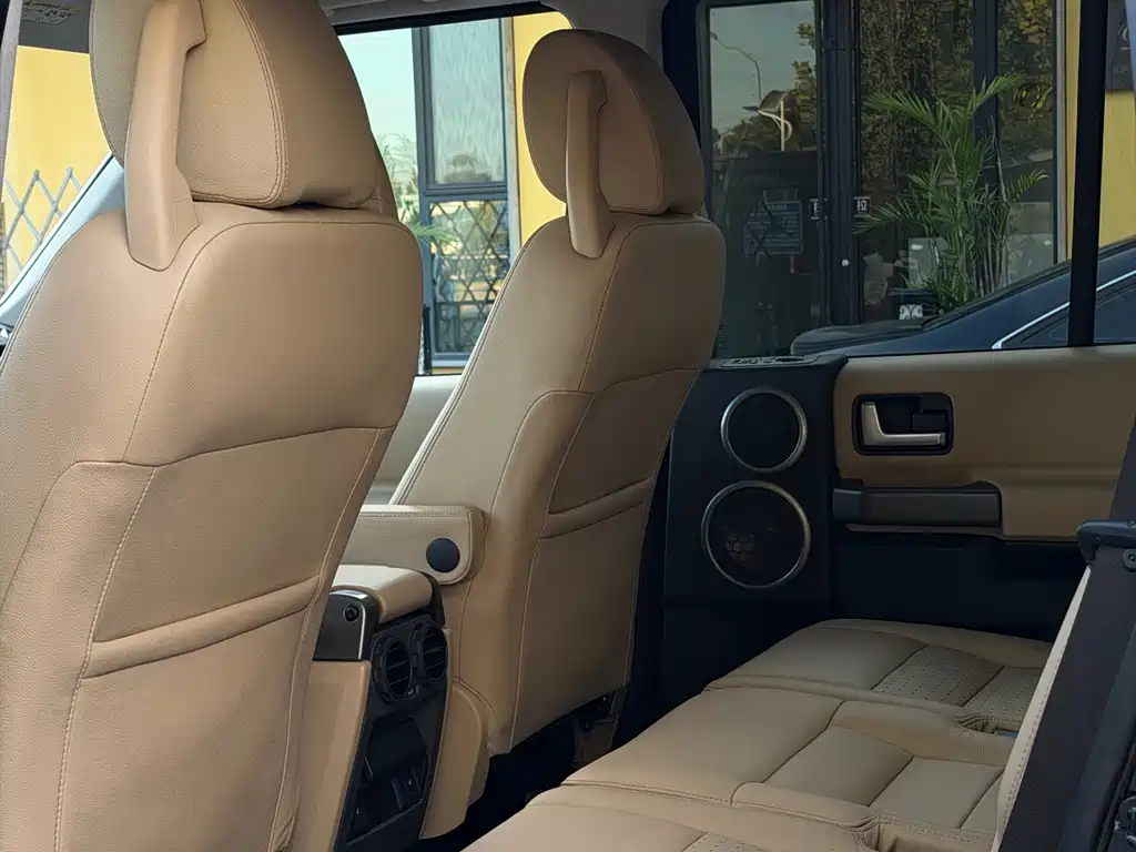 Land Rover Discovery — миниатюра 9