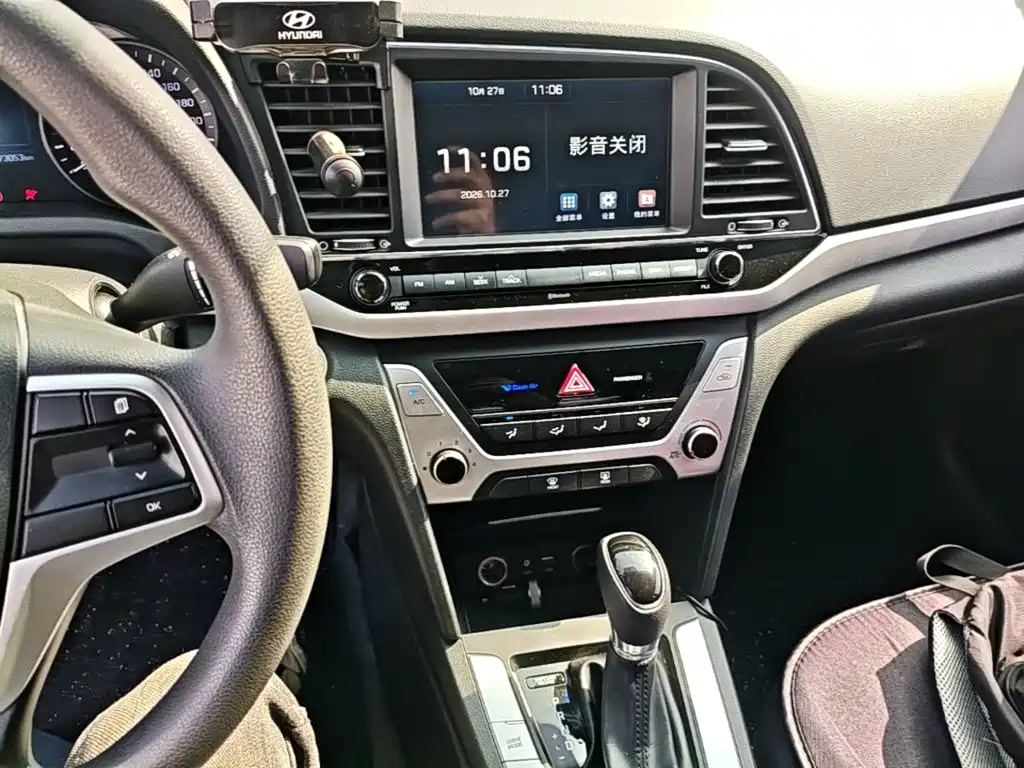 Hyundai Elantra — миниатюра 13