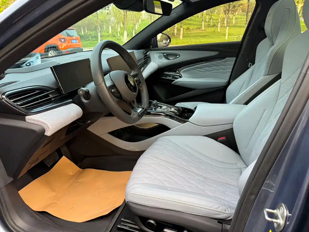 BYD Seal 2023 Champion 700km Luxury