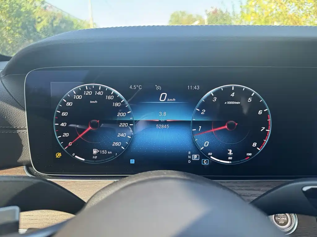 MERCEDES-BENZ E CLASS