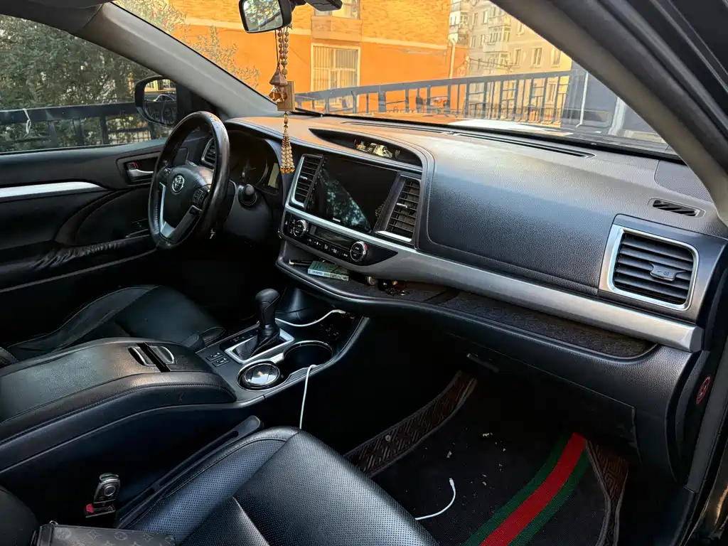Toyota Highlander — миниатюра 9