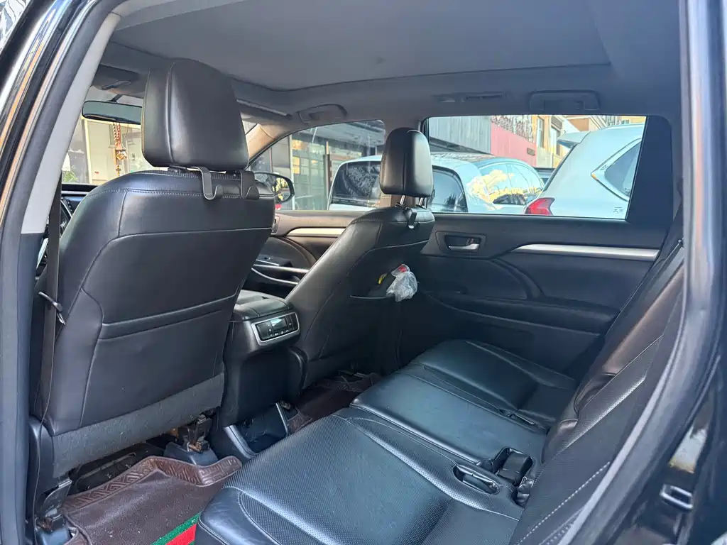 Toyota Highlander — миниатюра 8