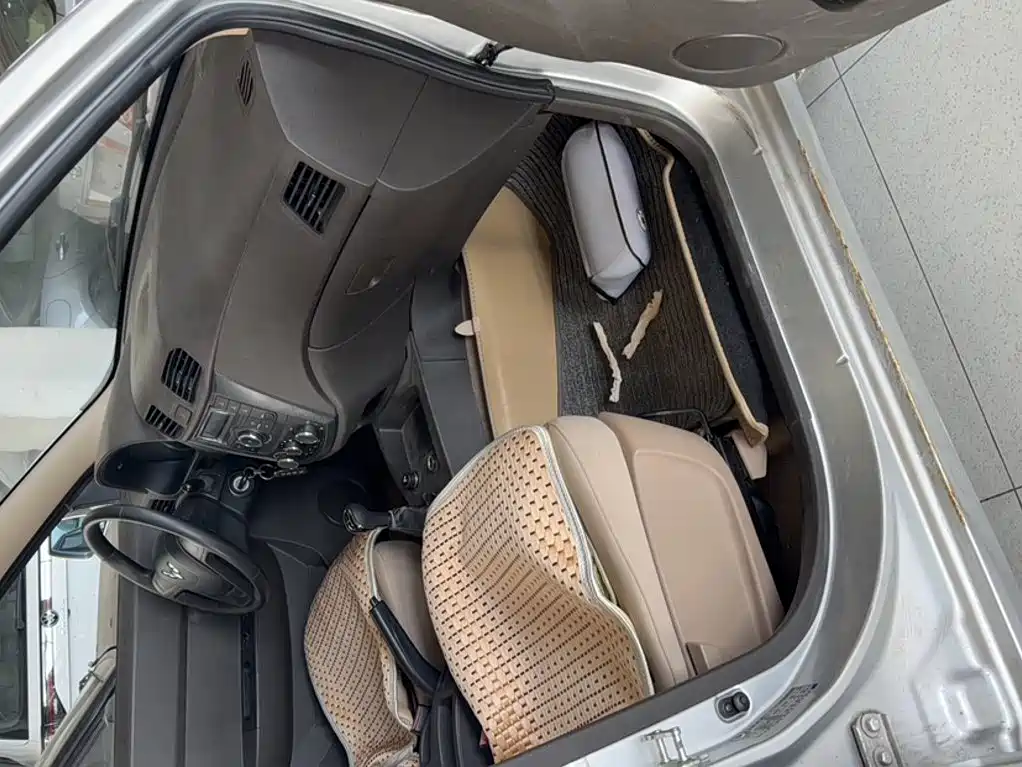 Wuling Hongguang — миниатюра 13