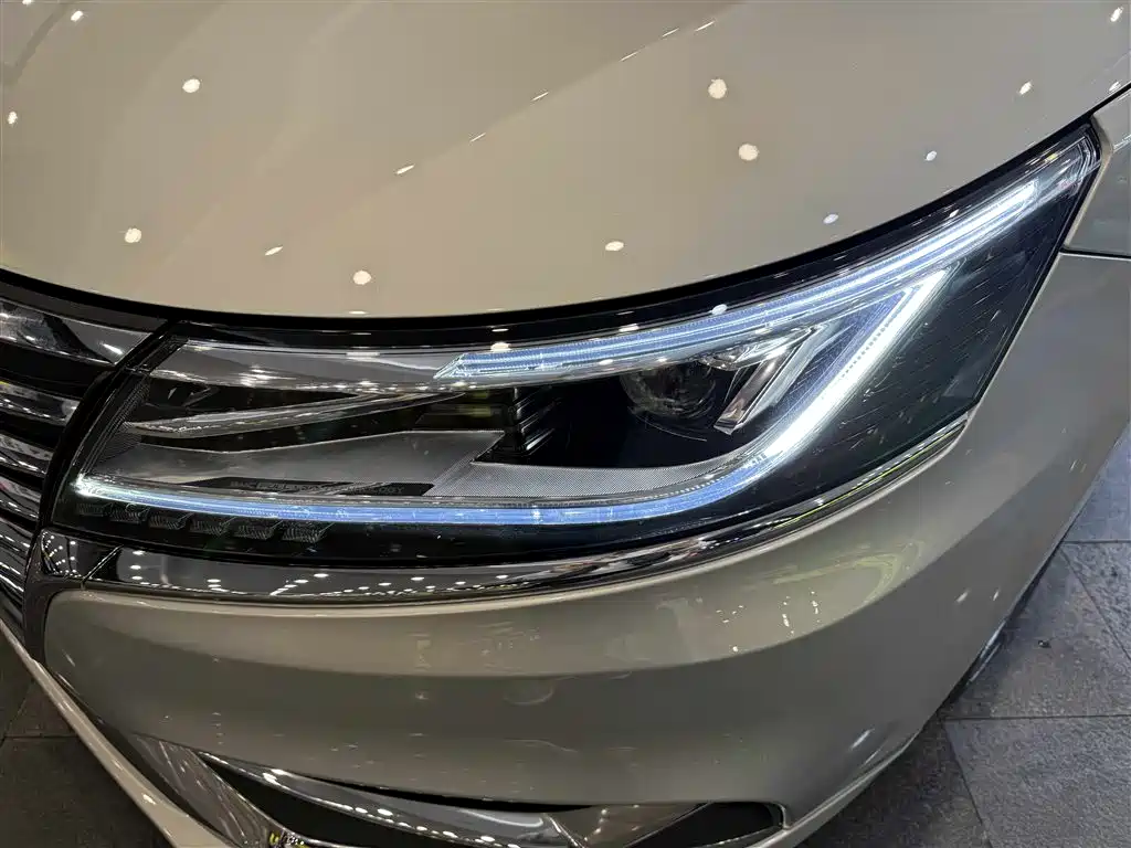 ROEWE I6 NEW ENERGY