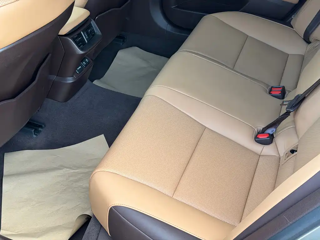 Lexus ES — миниатюра 7