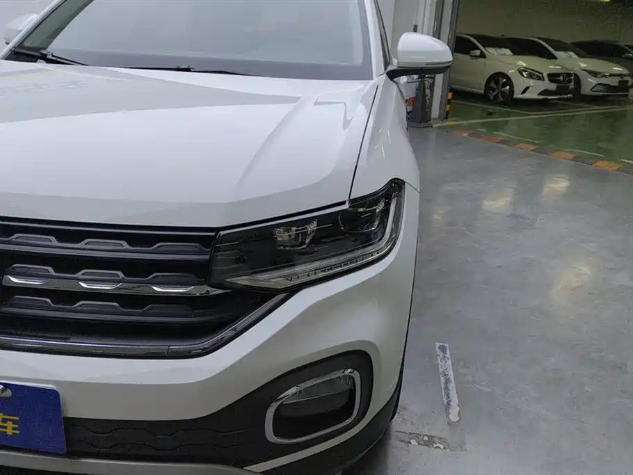 VOLKSWAGEN EXPLORING THE SHADOW