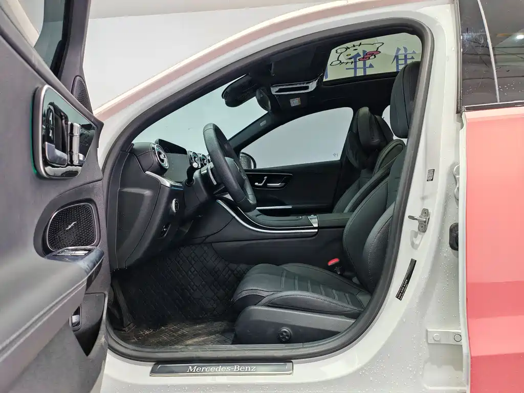 Mercedes-Benz C-Class — миниатюра 11
