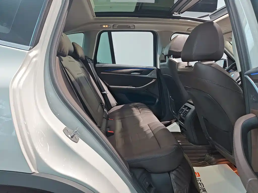 BMW X3 — миниатюра 11