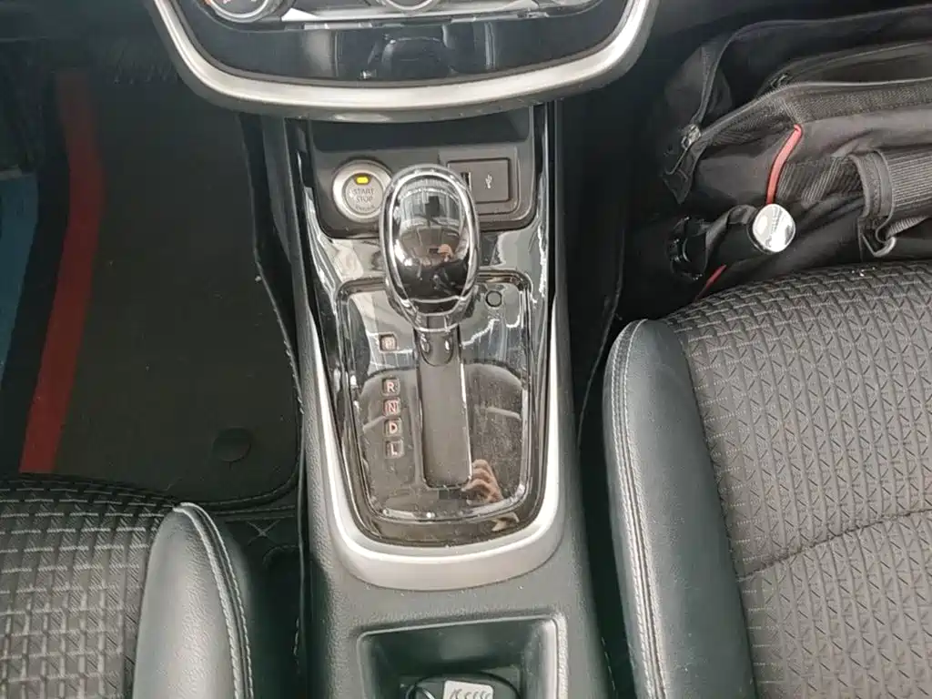 Nissan Tiida — миниатюра 14