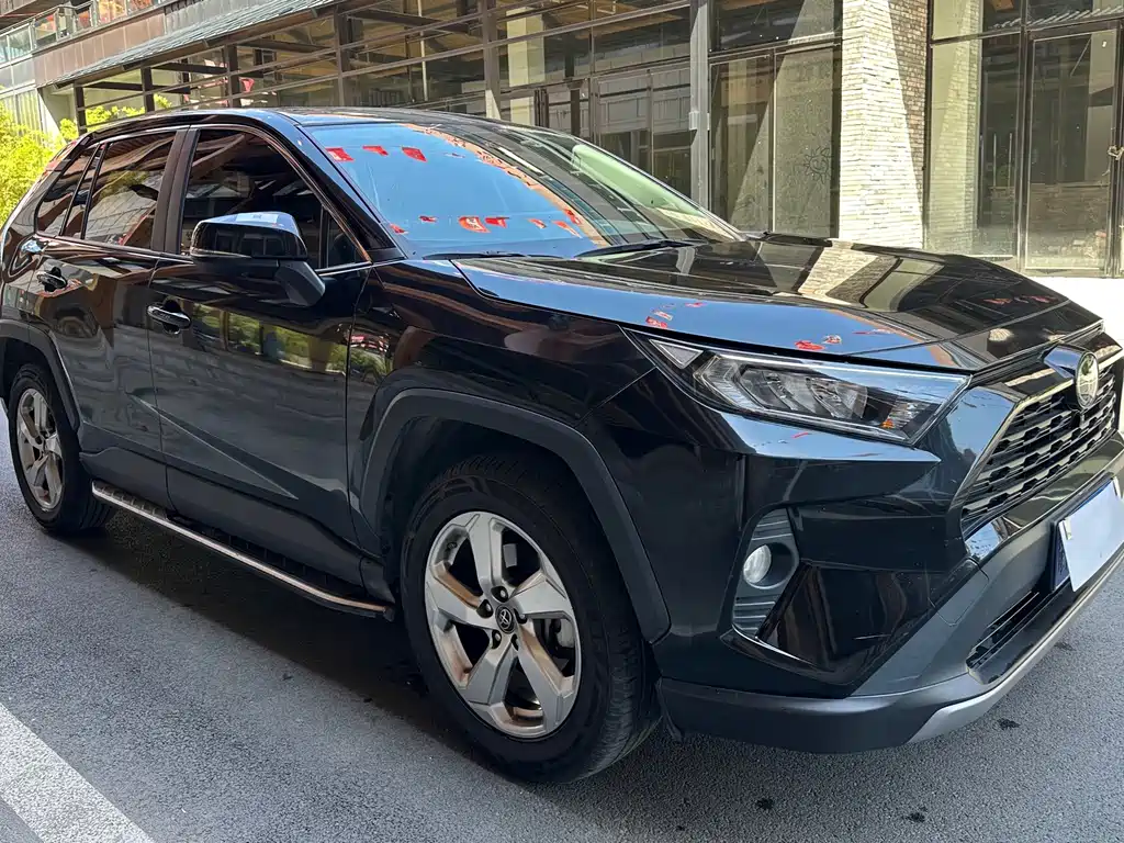 Toyota RAV4 — миниатюра 4