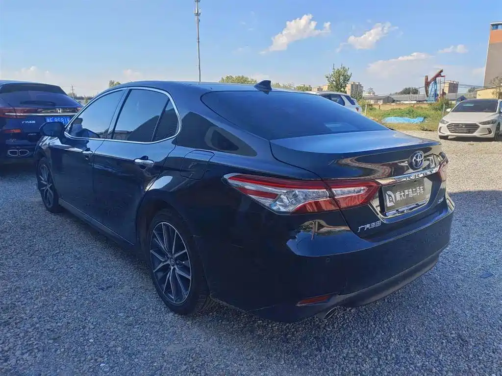 Toyota Camry — миниатюра 6