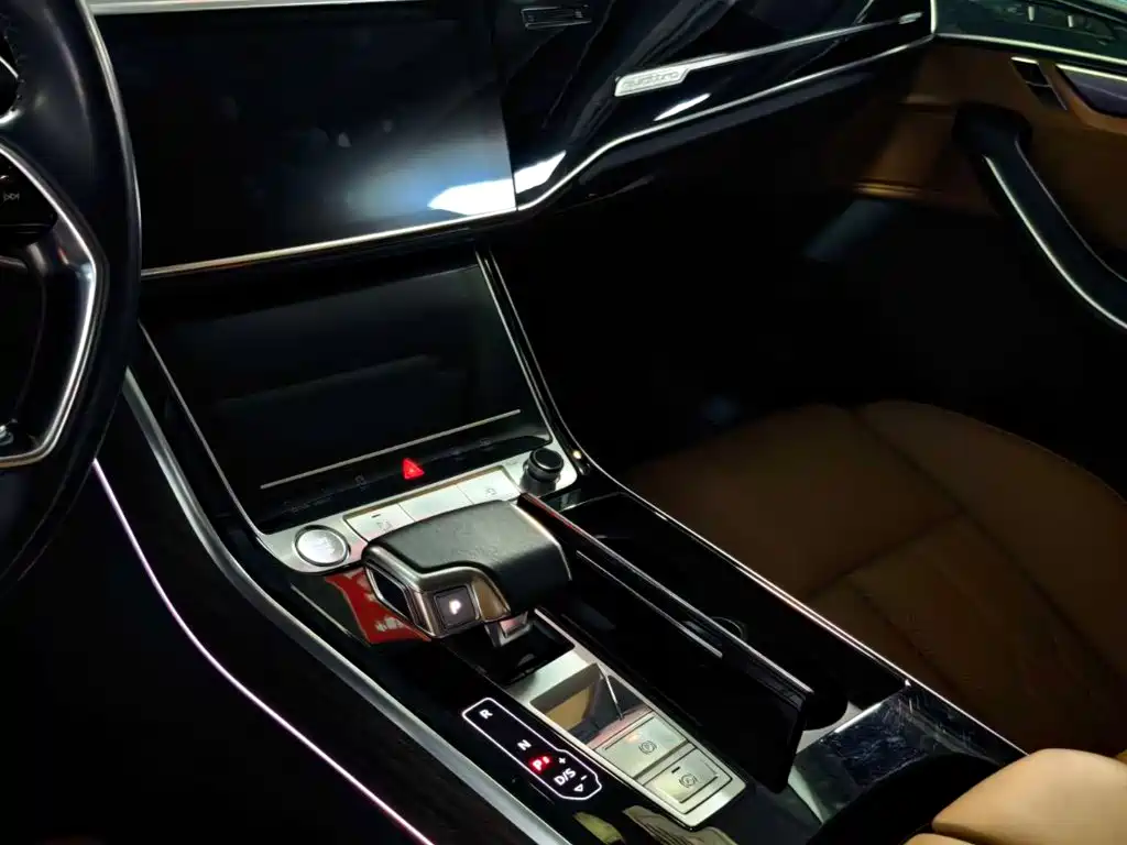 Audi A8 — миниатюра 6