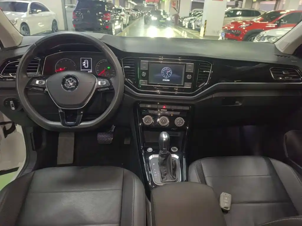 Volkswagen T-Roc — миниатюра 10