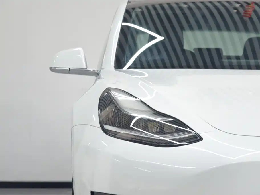 Tesla Model 3 — миниатюра 5
