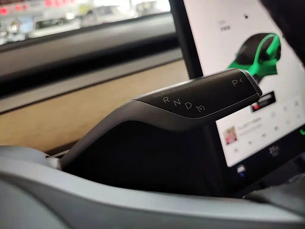 Tesla Model 3 — миниатюра 14