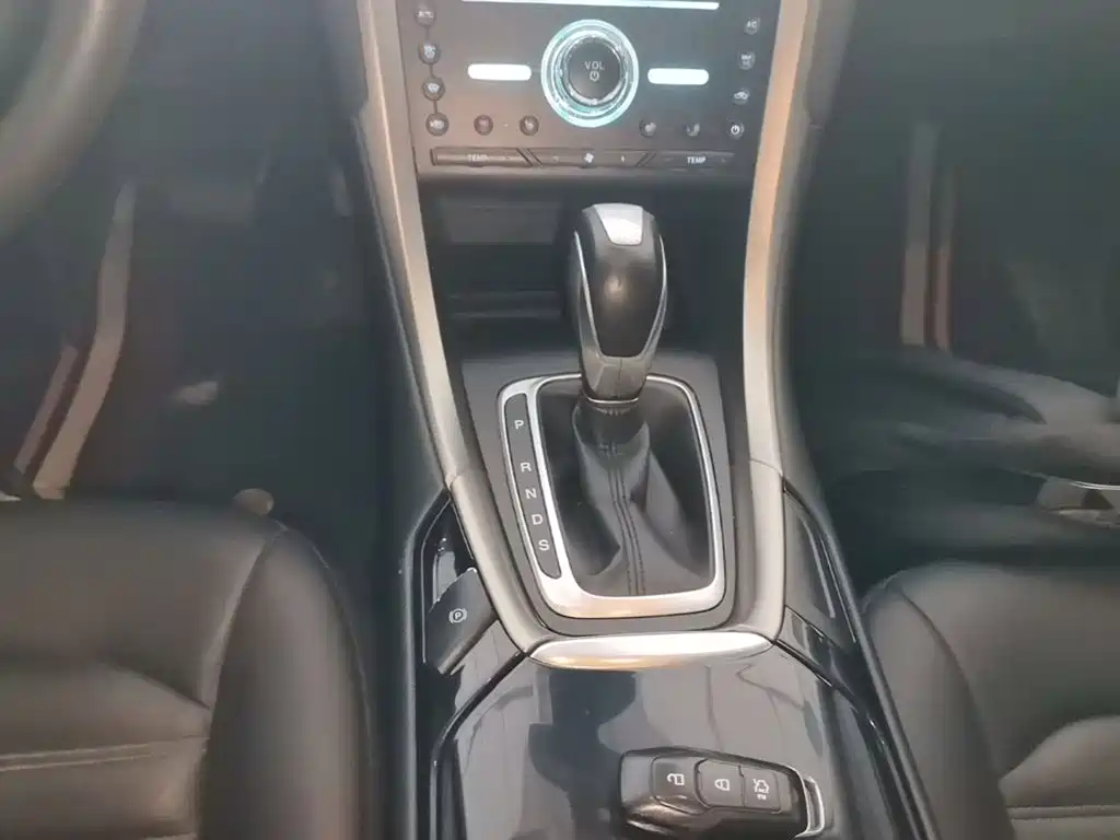Ford Mondeo — миниатюра 14