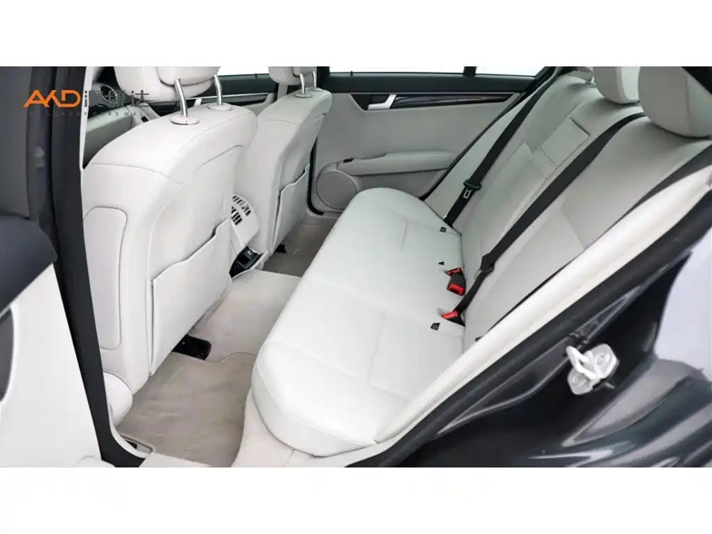 Mercedes-Benz C-Class — миниатюра 7