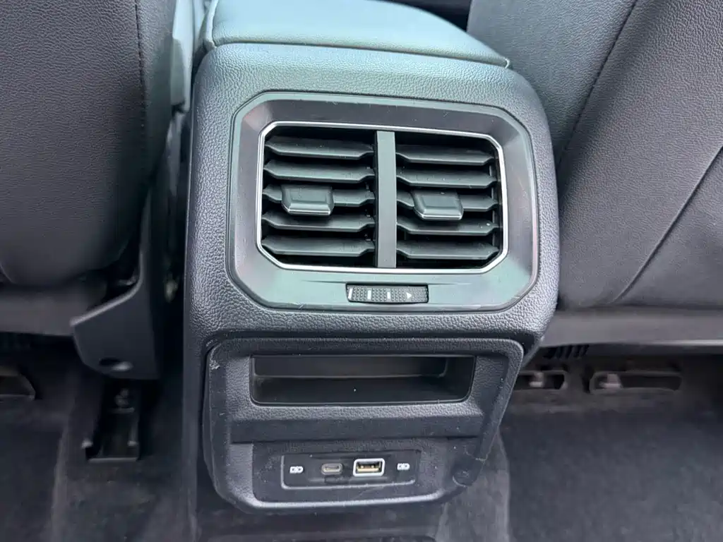 Volkswagen Tiguan L — миниатюра 13