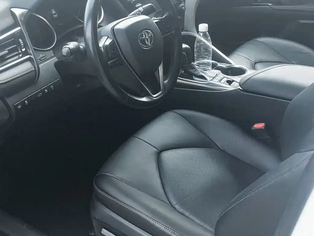 Toyota Camry — миниатюра 6