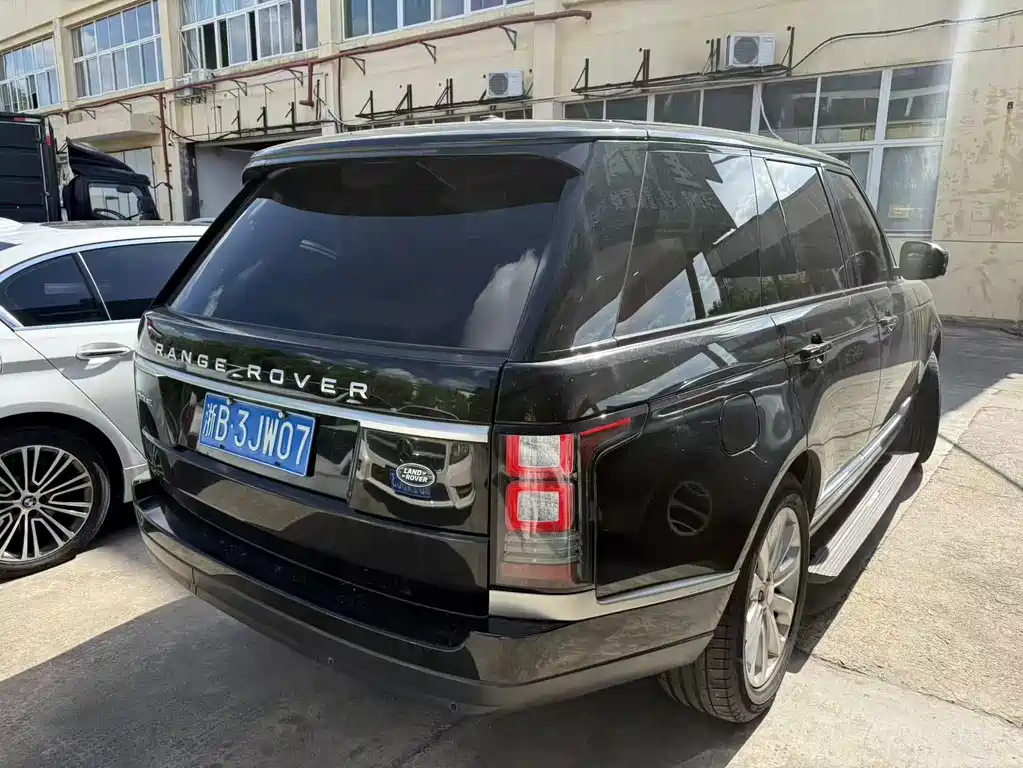 Land Rover Range Rover — миниатюра 5