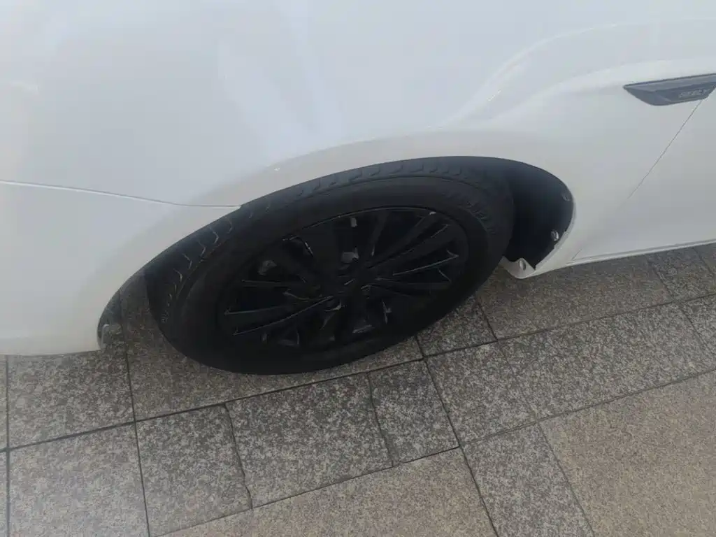Geely Emgrand — миниатюра 23