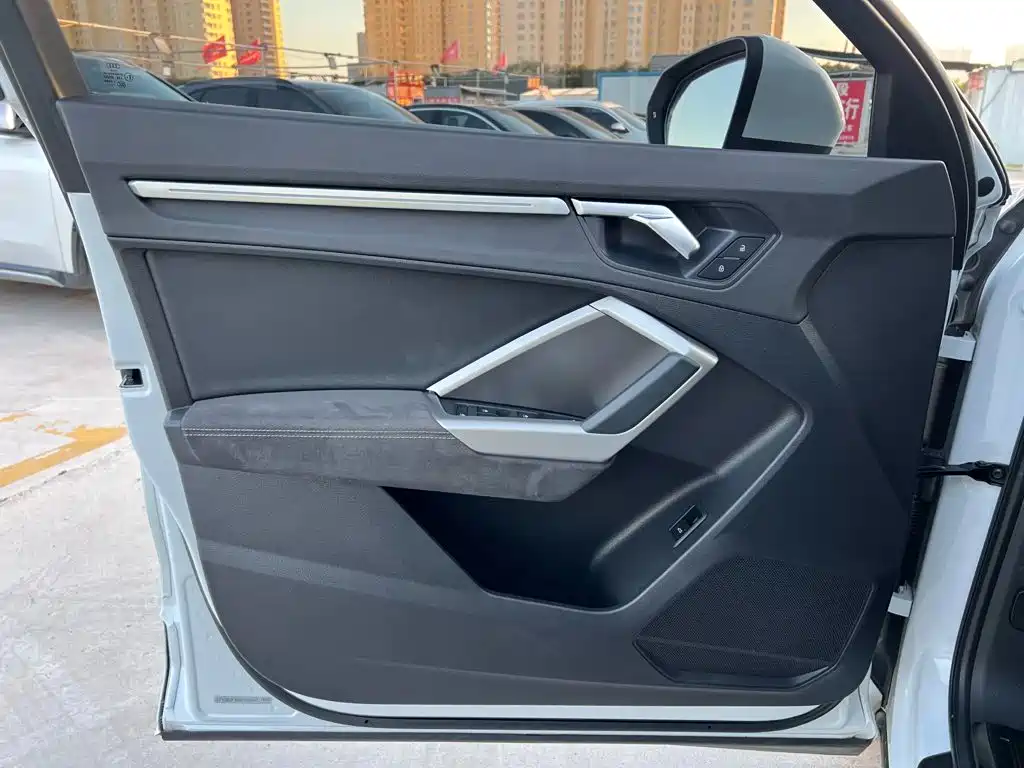 Audi Q3 — миниатюра 7