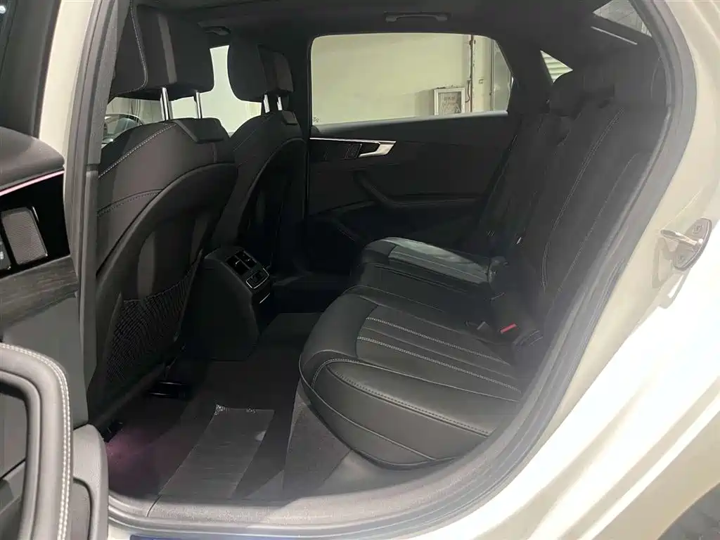 Audi A4L 2023 40 TFSI Luxury
