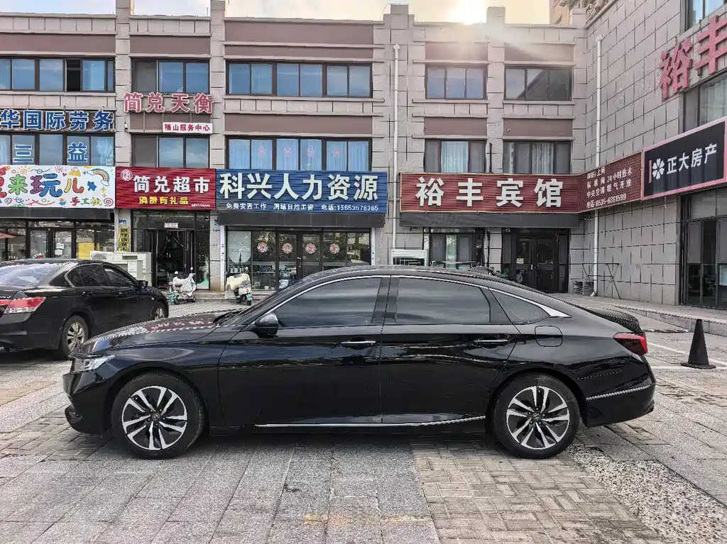 Honda Accord — миниатюра 7