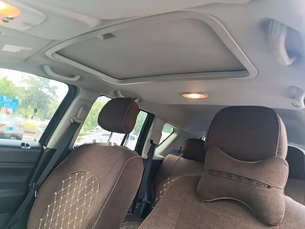 Jeep Compass (Import) — миниатюра 21