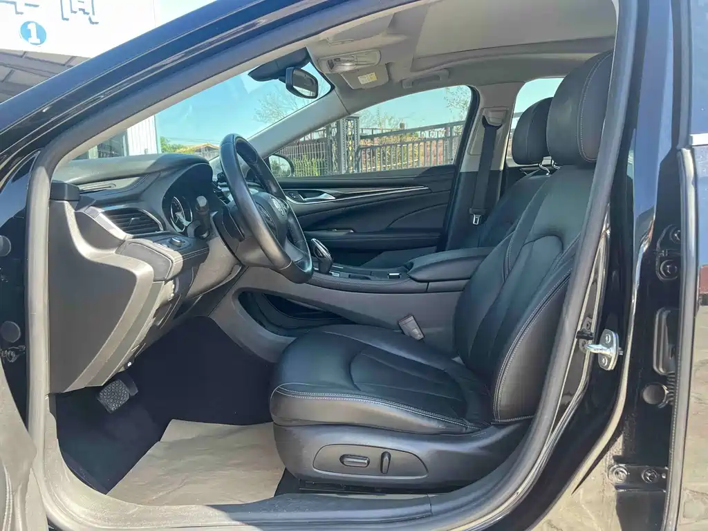Buick LaCrosse — миниатюра 4