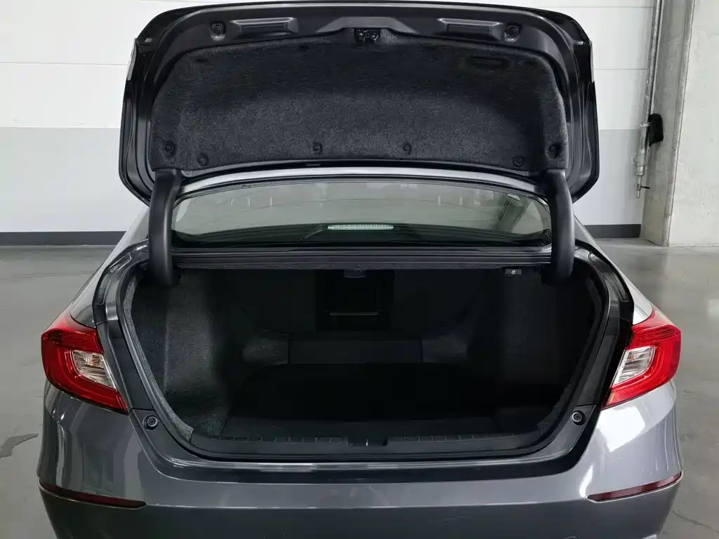 Honda Accord — миниатюра 16