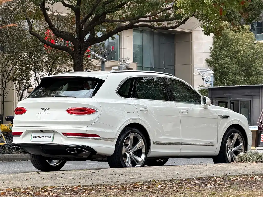 BENTLEY TIMYUE PLUG IN HYBRID